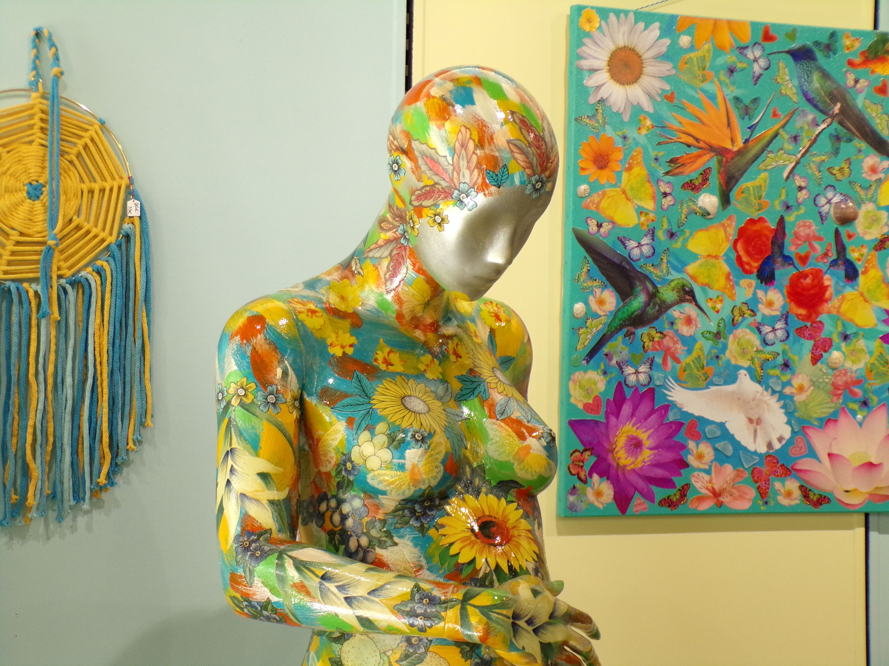 Femme enceinte et Cadre Upcycling    Transmettre ...