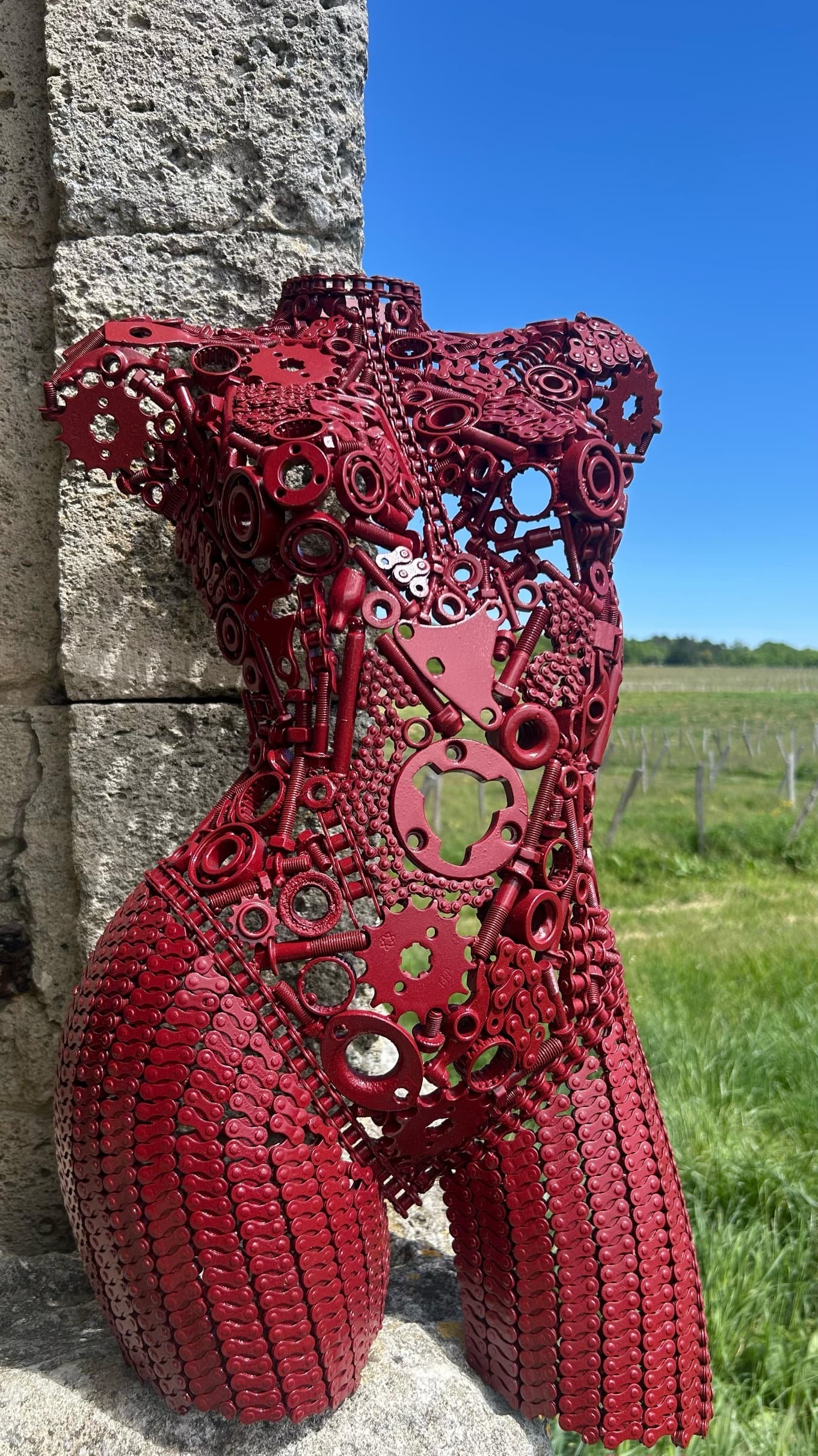 Buste en métal de femme