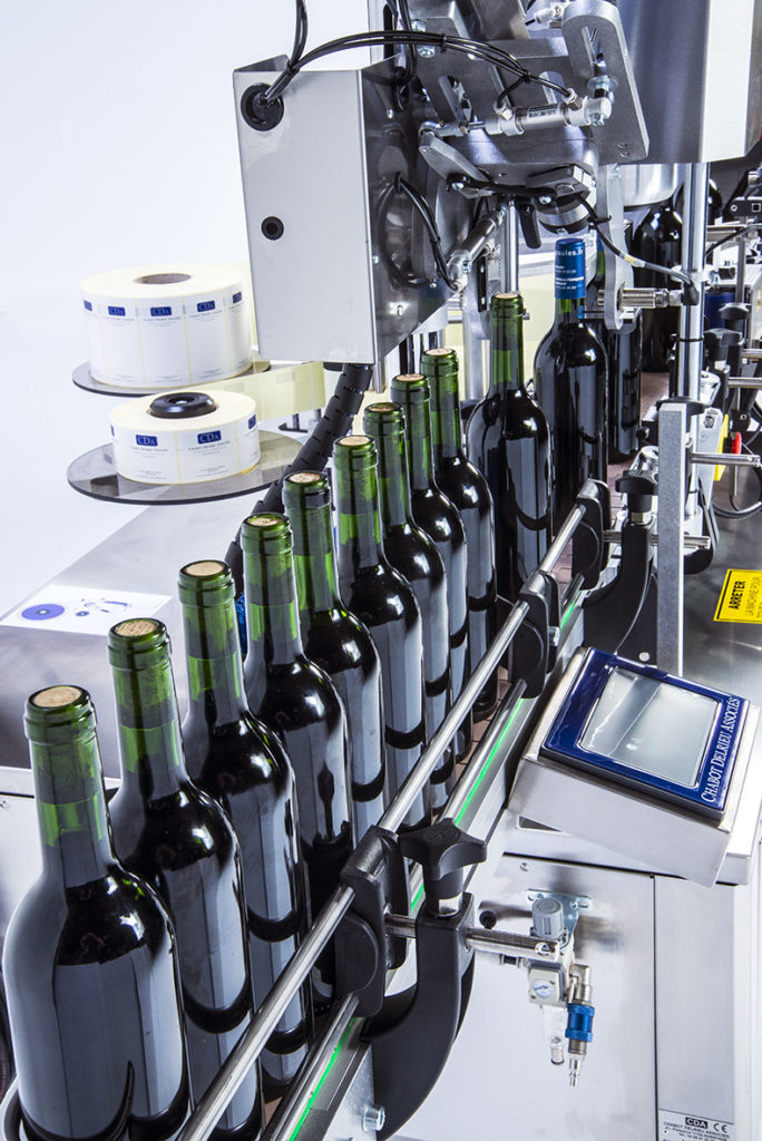 Étiqueteuse Automatique de précision pour l'étiquetage des bouteilles de vin | Régionale