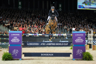 2_pieter-devos-casual-dv-z-csi5_w-longines-fei-world-cup-artisteassocie-001.jpg