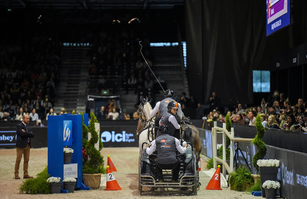 3_koos-de-ronde-caiw-fei-driving-world-cup-final-by-laiterie-de-montaigu-artisteassocie-003.jpg