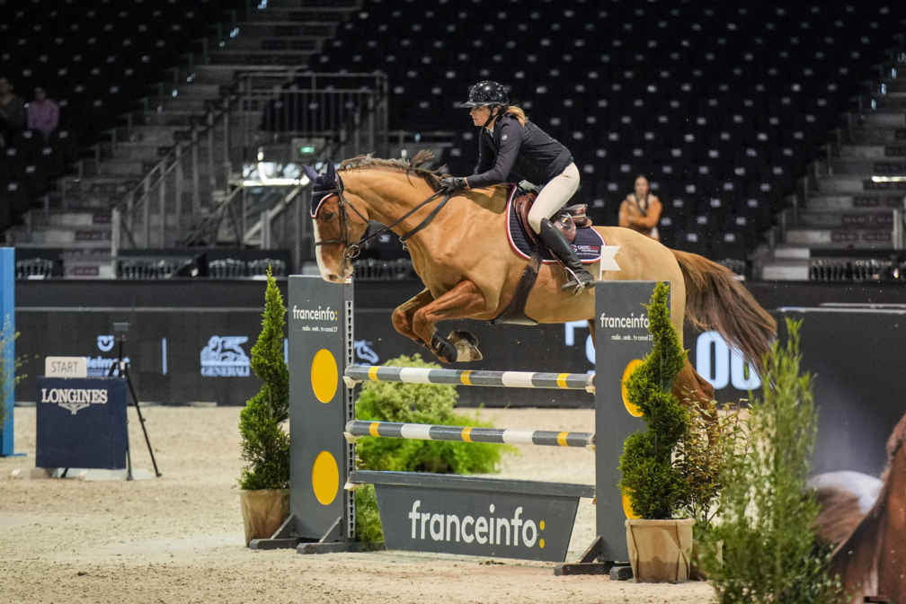 3_generisk-assurances_oceane-tanguy-championnat-flex-on-des-partenaires-epreuve-par-equipe-artisteassocie-010.jpg