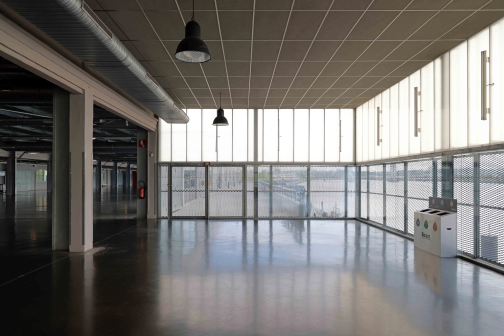 Hangar 14 - Mezzanine